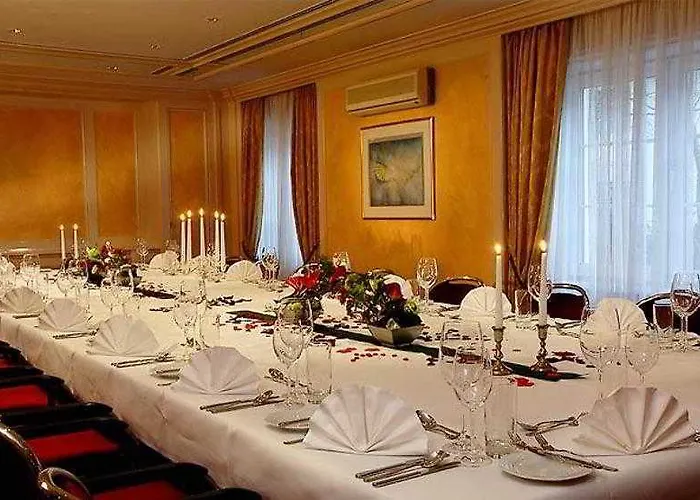Courtyard By Marriott Airport 4*