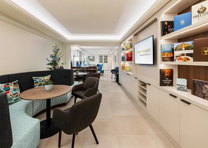 Courtyard By Marriott Airport