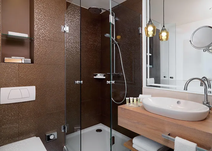 Courtyard By Marriott Airport Hotel 4*