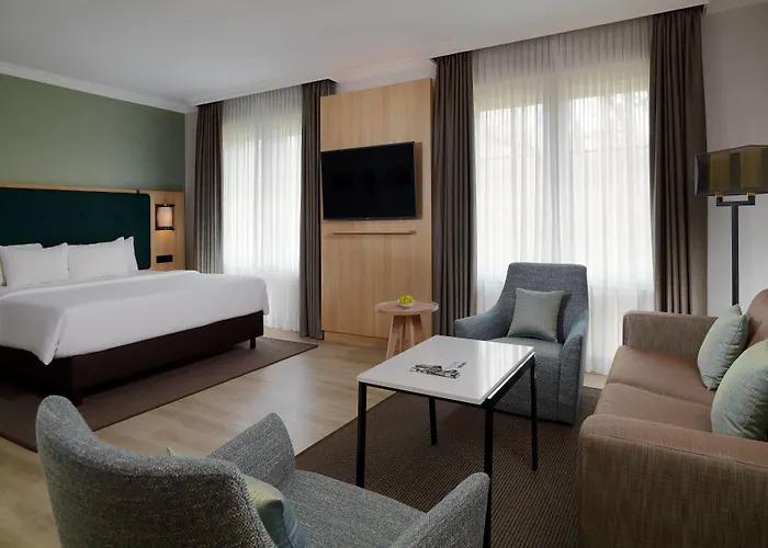 Courtyard By Marriott Airport 4*