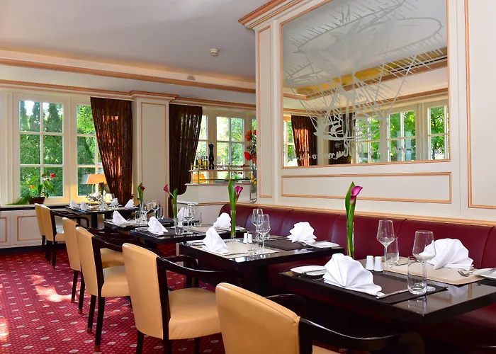Courtyard By Marriott Airport Hotel 4*