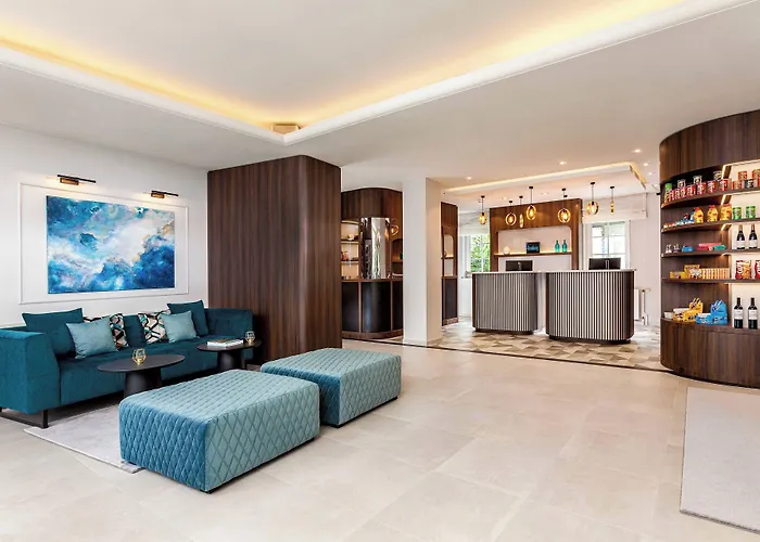 Courtyard By Marriott Airport 4*