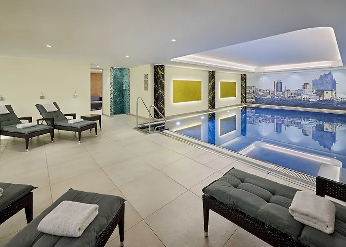 Courtyard By Marriott Airport