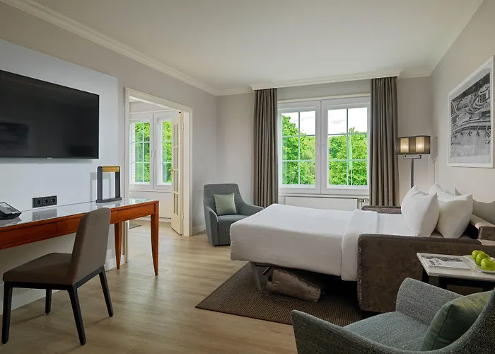 Hotel Courtyard By Marriott Airport 4*