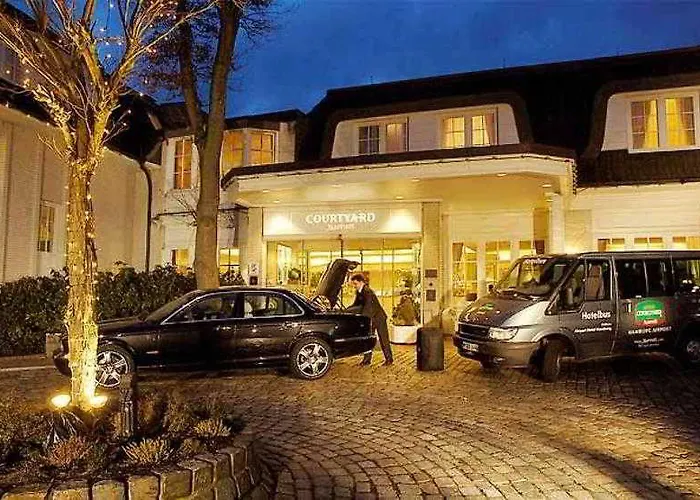 Hotel Courtyard By Marriott Airport 4*