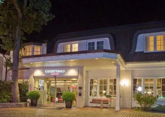 Courtyard By Marriott Airport Hotel 4*