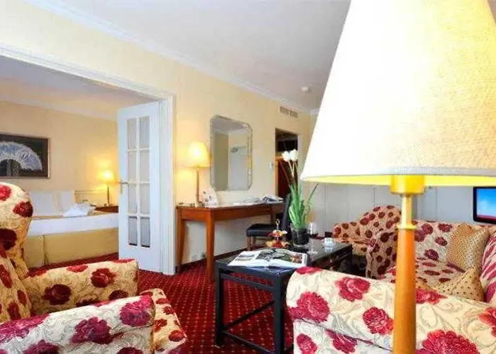 Hotel Courtyard By Marriott Airport 4*